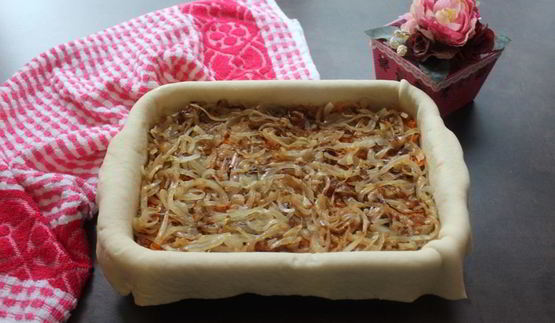 пирог с мясным бульоном