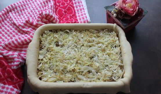 пирог с мясным бульоном