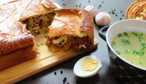 пирог с мясным бульоном