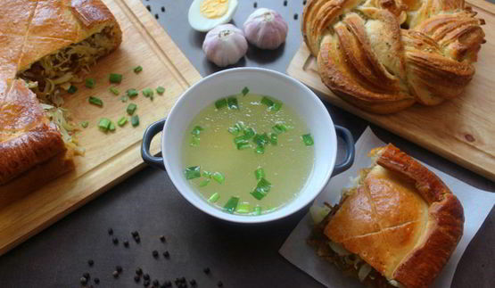 пирог с мясным бульоном