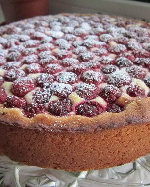 Творожный пирог с малиной