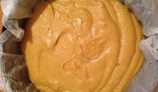 тыквенный пирог с орехами, шоколадом и соленой карамелью