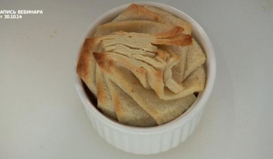 яблочный пирог из пшеничного хлеба