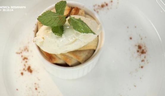 яблочный пирог из пшеничного хлеба