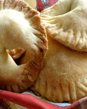 Легкие пирожки с курицей и сыром