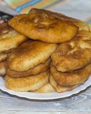 Пирожки дрожжевые на воде на сковороде