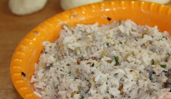 пирожки из готового дрожжевого теста с рисом