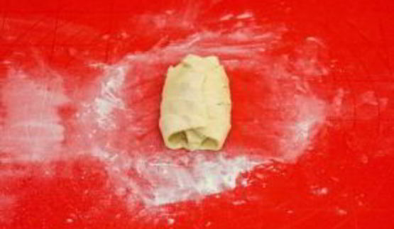 пирожки из слоеного теста с капустой, беконом и фаршем