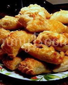 Пирожки из слоеного теста с начинкой