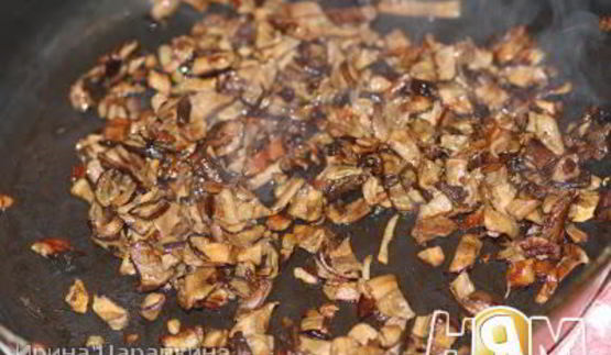 пирожки с квашеной капустой и белыми грибами