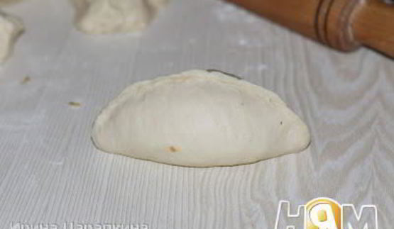 пирожки с квашеной капустой и белыми грибами