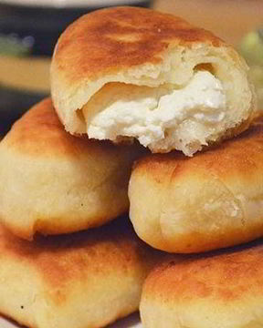 Пирожки с творожной начинкой