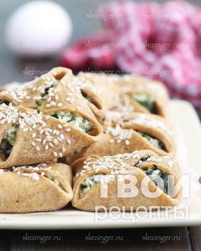 Пирожки со шпинатом, творогом и сыром