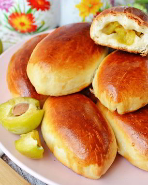 Пирожки со сливами духовые