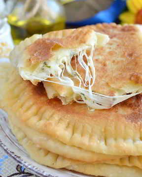 Вкусные кутабы с сыром и зеленью