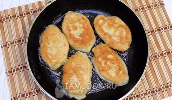 жареные пирожки на кефире