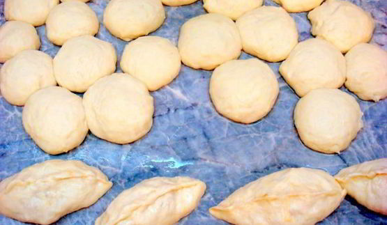 жареные постные дрожжевые пирожки на сухих дрожжах с капустой за 15 минут