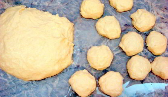 жареные постные дрожжевые пирожки на сухих дрожжах с капустой за 15 минут