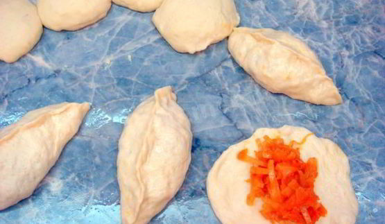 жареные постные дрожжевые пирожки на сухих дрожжах с капустой за 15 минут