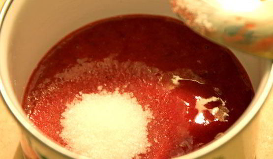 кокосово-клубничное пирожное