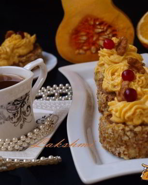 Овсяно-ореховое пирожное с тыквенно-творожным кремом