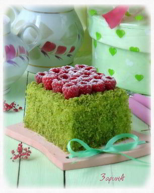 Пирожное Шпинат-малина
