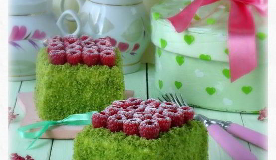 пирожное шпинат-малина