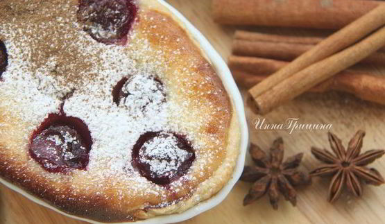 сливочное пирожное с вишней