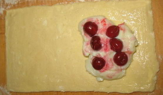 творожные пирожные с вишней