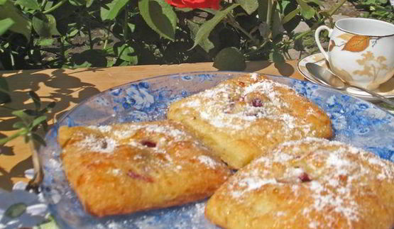 творожные пирожные с вишней