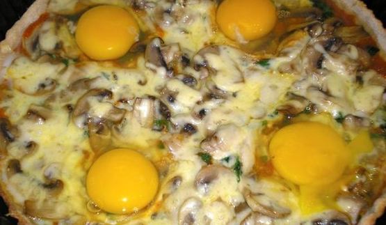 флорентийская пицца со шпинатом и грибами