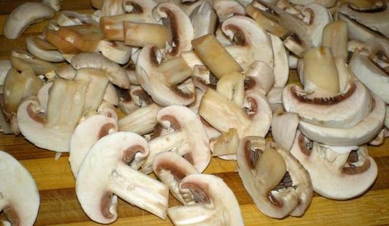 флорентийская пицца со шпинатом и грибами