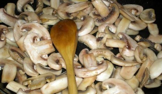 флорентийская пицца со шпинатом и грибами