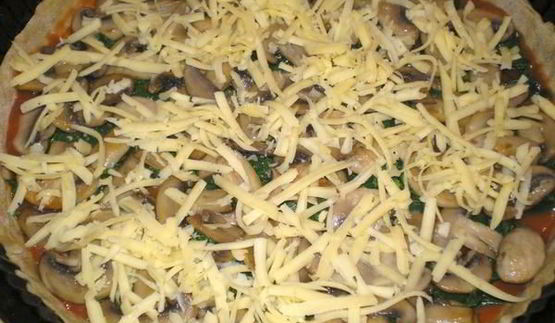 флорентийская пицца со шпинатом и грибами