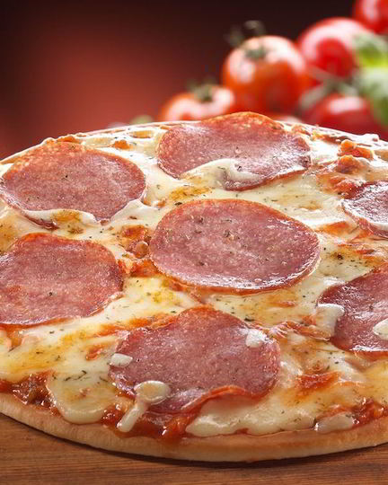 Рецепт классической пиццы с колбасой
