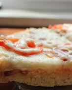 Легкая пицца с копченой говядиной