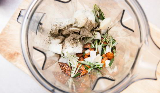 пицца из семян льна и миндаля