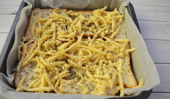 пицца на хлебе