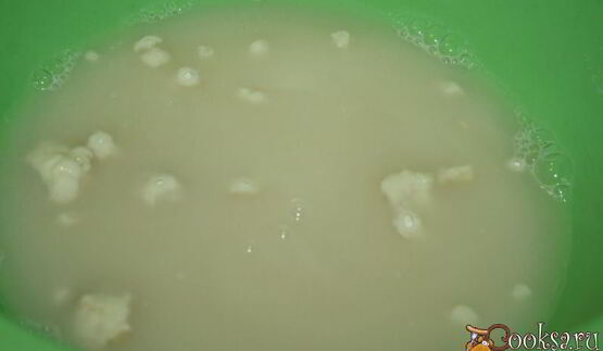 пицца на сером тесте