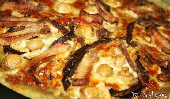 пицца на сером тесте