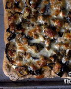 Пицца с баклажанами и оливками