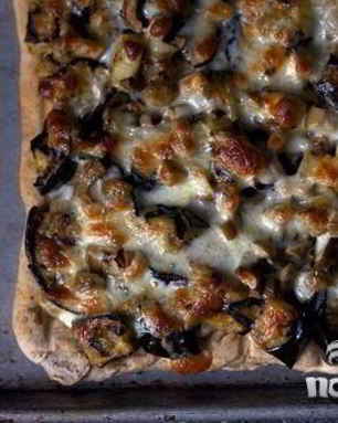 Пицца с баклажанами и оливками