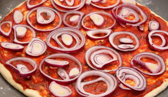 пицца с беконом