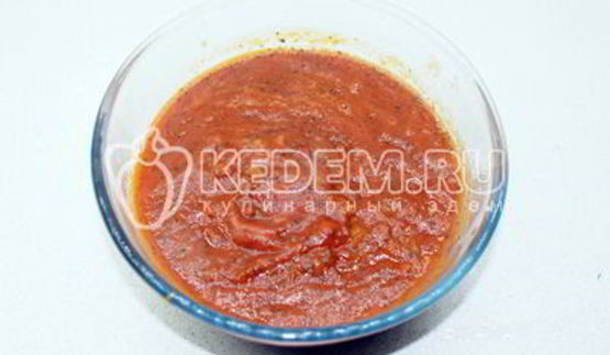 пицца с колбасой и грибами