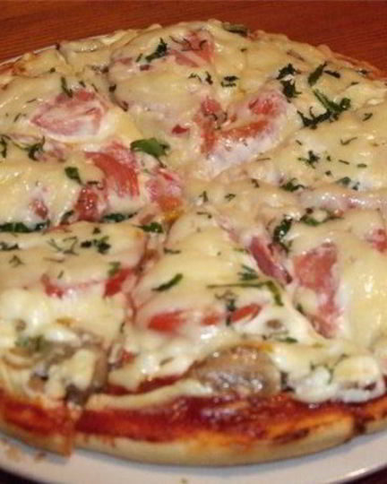 Рецепт пиццы с колбасой в мультиварке