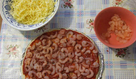 пицца с креветками