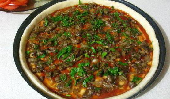 пицца с лесными грибами