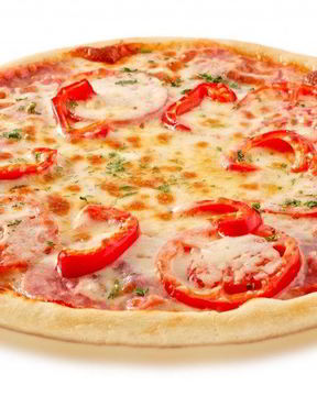 Пицца с перцем и колбасой