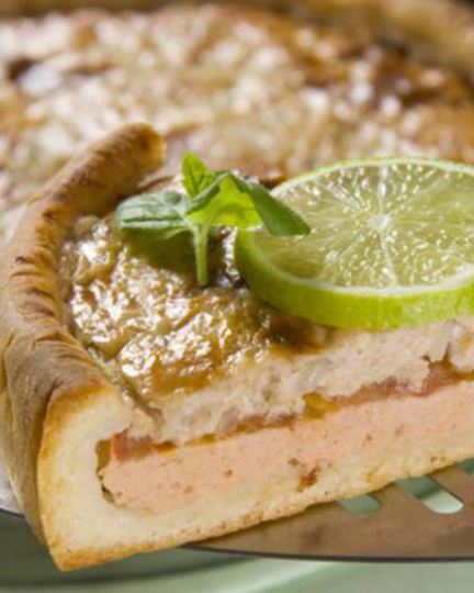 Рецепт пиццы с рыбой и орехами