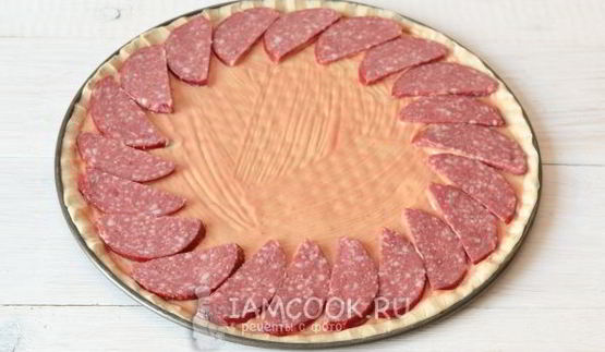 пицца с солеными огурцами